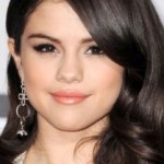 Como Fazer o Penteado de Selena Gomez