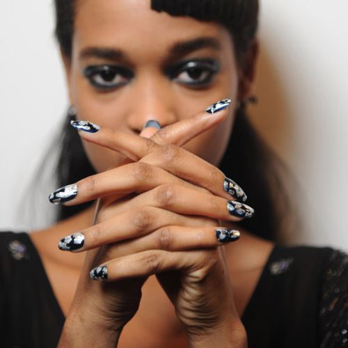 A moda nail arts inverno 2013 traz várias opções para as aficionadas por decorações de unhas (Foto: Divulgação)