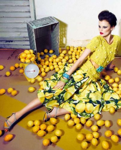 As estampas de frutas na moda 2014 muitas vezes chegam de forma inusitada (Foto: Divulgação)