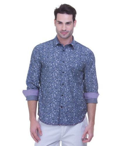 (Foto: lojasrenner.com.br) Camisa jeans estampada 99,90         