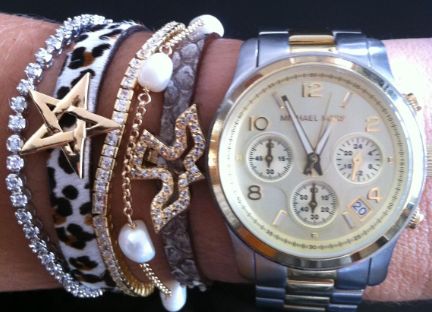 Como Usar Mix de Pulseiras com Relógios 4 Como Usar Mix de Pulseiras com Relógios